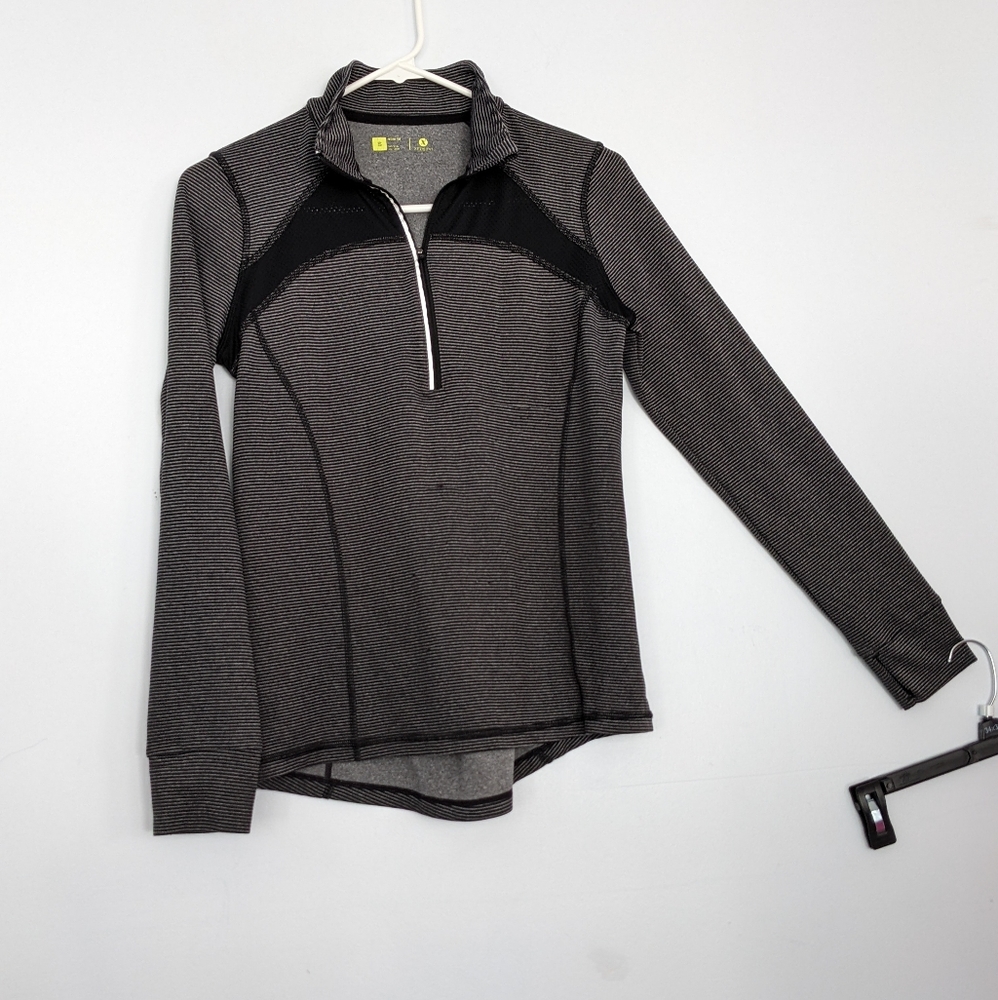 Xersion slim fit athletic top